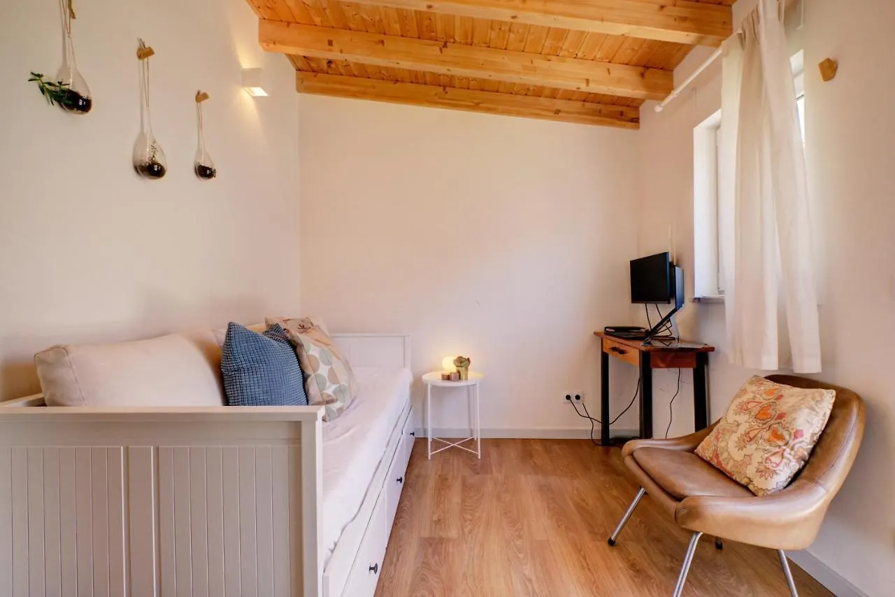 Comfortable Town House In Quiet Area By Lovelystay 리스본 0*,