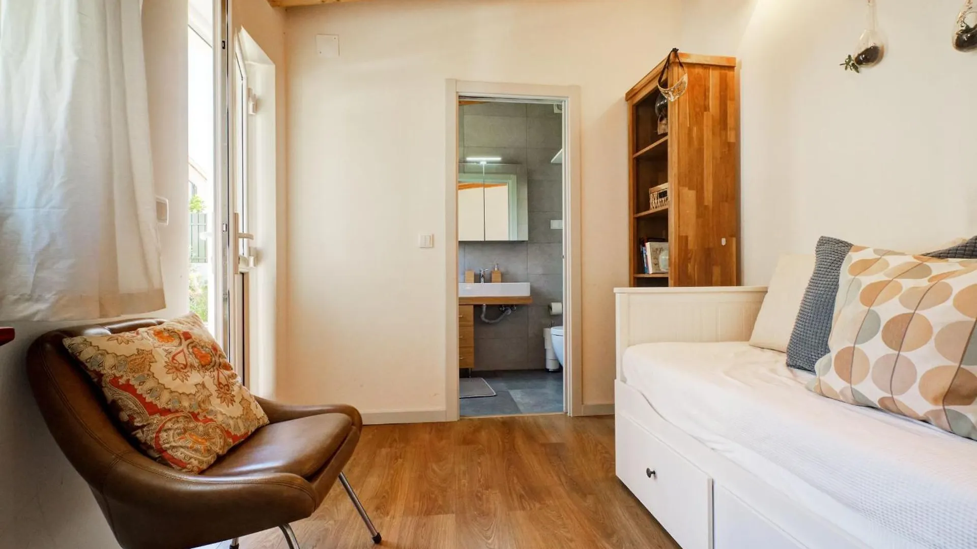 펜션 Comfortable Town House In Quiet Area By Lovelystay 리스본