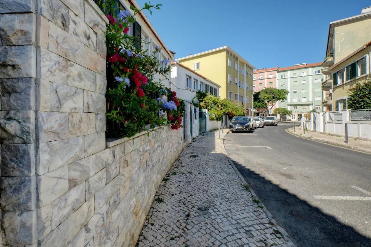 Comfortable Town House In Quiet Area By Lovelystay Lisbon