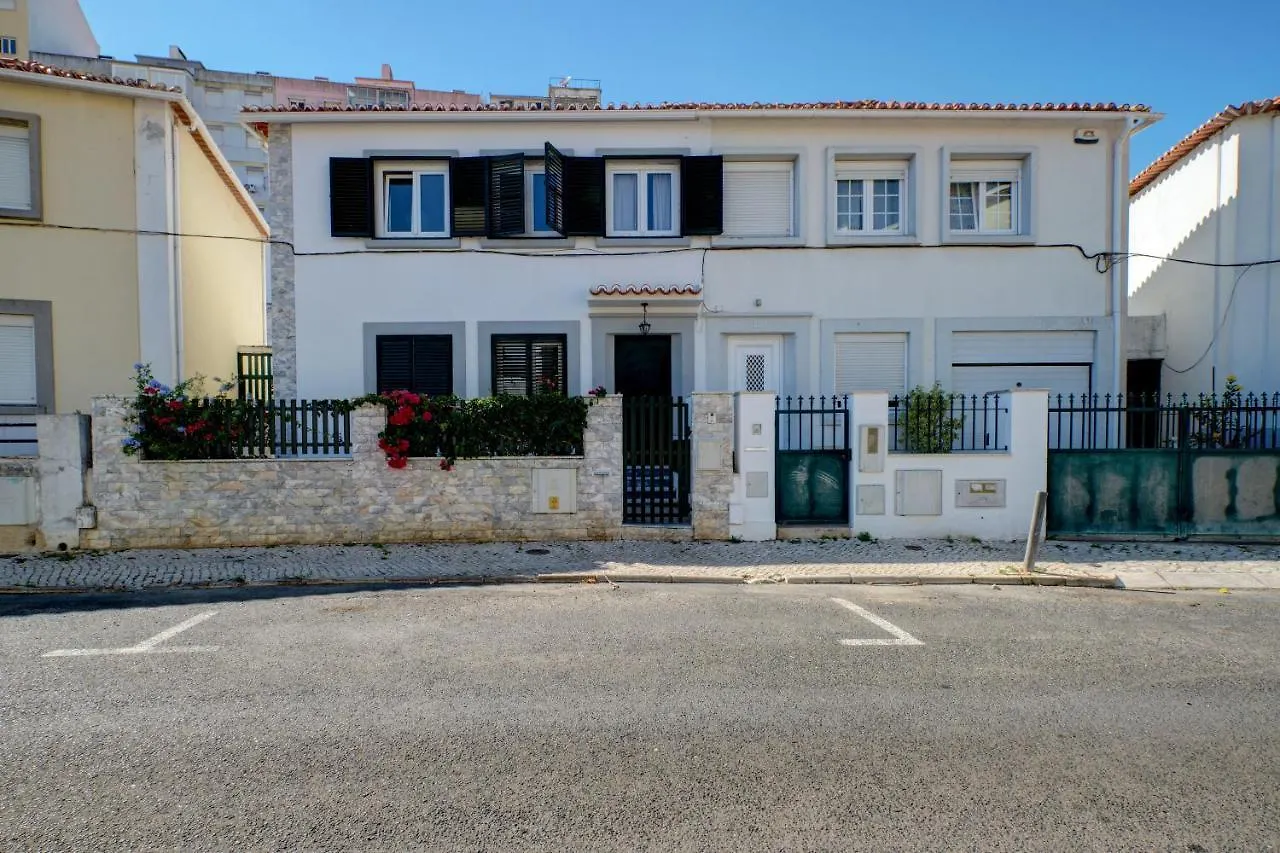 Holiday home Comfortable Town House In Quiet Area By Lovelystay Lisbon