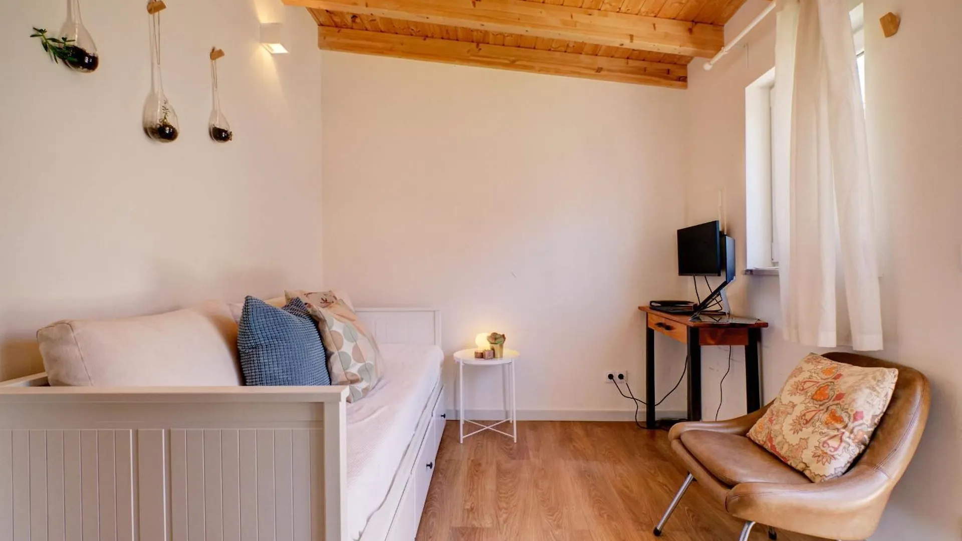 Comfortable Town House In Quiet Area By Lovelystay Lisbon Holiday home