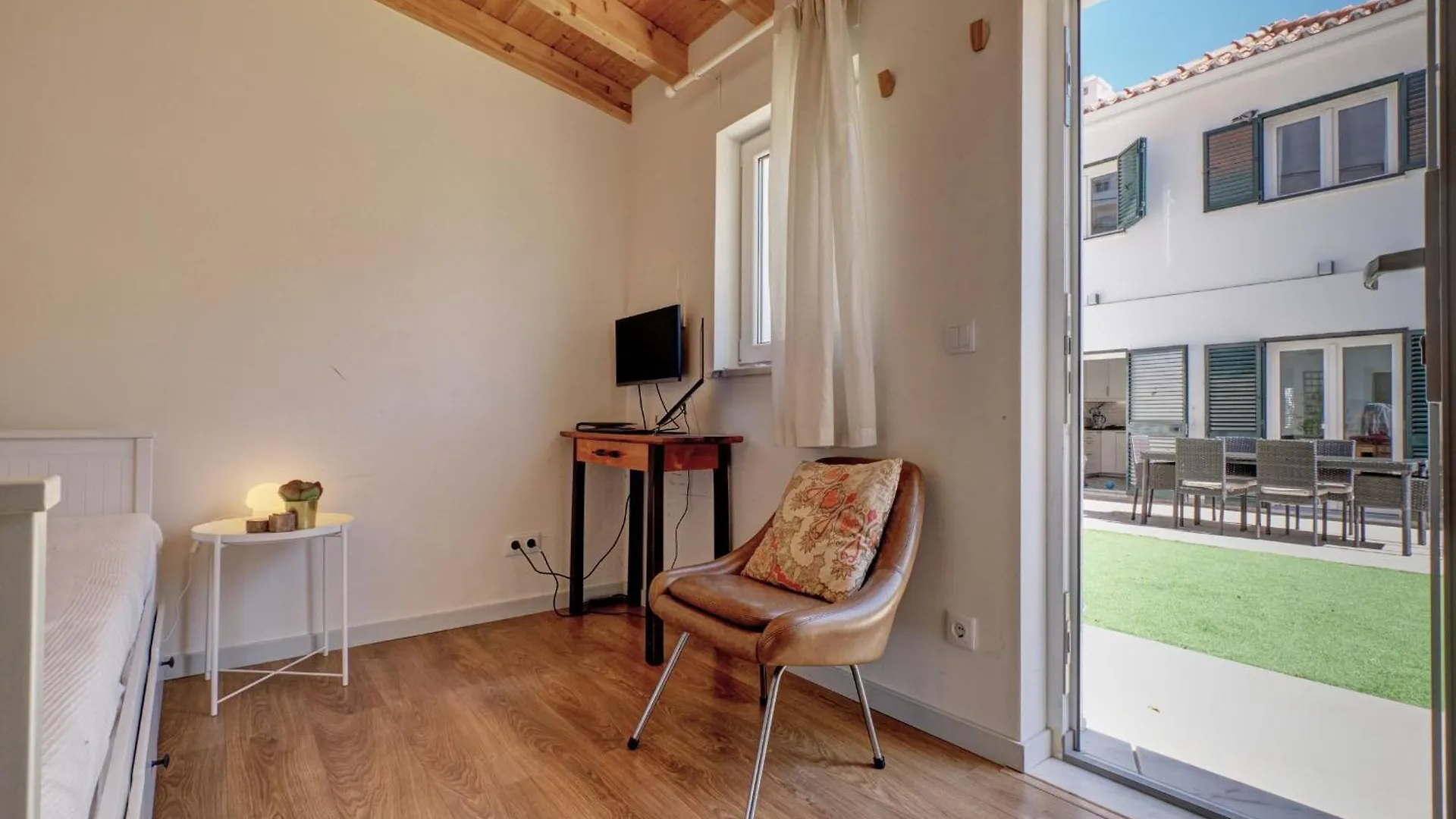 Comfortable Town House In Quiet Area By Lovelystay Lisbon
